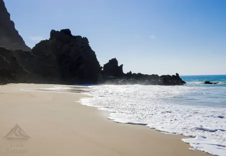 Spacious 3Br/2.5BA Home • 2800 sq ft • Mountain Views & Prime Location. Private.