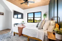 New Mtn View Cabin with Hot Tub and Games