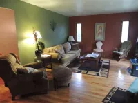Pet Friendly - 6 mi from National Park, Blossom Music Hotels in Akron