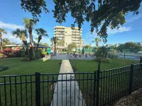 Luxury condo steps away from Siesta Key public beach - Private Pools