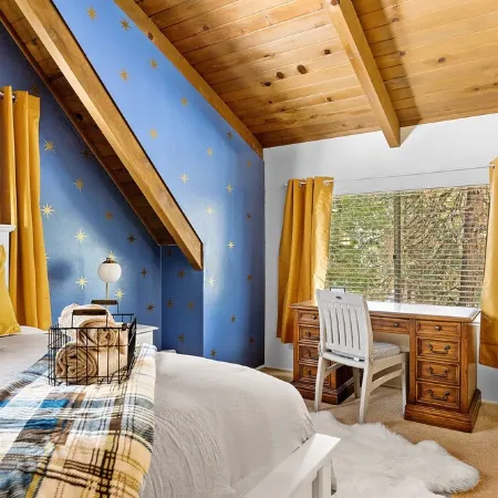 ✥ Beautiful Forest, Family Friendly cabin, Lake Access , Pets Welcome ✥