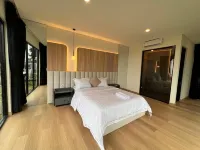 Villa Amethyst J-9 Lembang 5 BR With Private Pool, Karaoke Set and Billiard