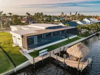Skyline Paradise Charming 5-bedroom house with WiFi and AC in lovely Cape Coral