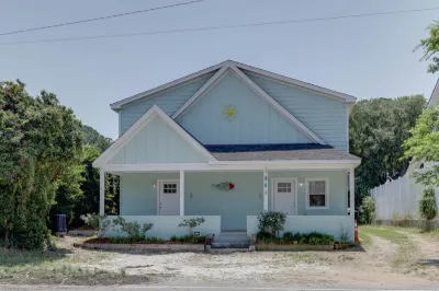 Adorable Chesapeake Bay Beach Cottage B Just 1 Block from the Sand! Các khách sạn gần First Landing State Park