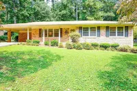 14 Guest Retreat Near ATL W/ Wet Sauna, Backyard and Deck Hotels near Edible Arrangements