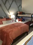 NEW! Beautifully remodeled Retreat w/pools Rocky Mountain National Park