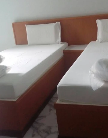 รูปภาพของกนกอุดม เพลส 3