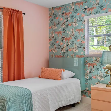 New - Beach House Minutes to Anna Maria Island