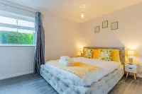 Sleek and Cozy 1BR Resorts World Nearby