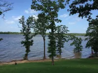 Beautiful Lakefront Home At Sunset Shores