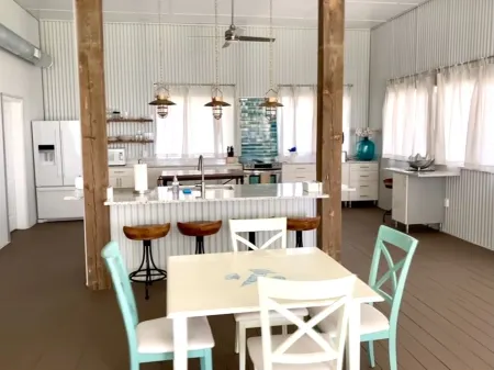 Bayfront 6 bedr 4 baths sleeps 13 porches elevator dock ocean 5 min walk