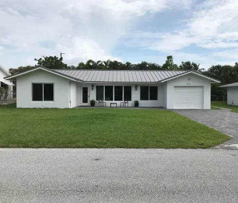 Newly Renovated 4/3 Upscale East Boca Home - 3つ星