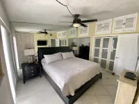 Water Front 3/3 Family and Boat Friendly Home, Great Views Hotels near Fiesta Key RV Resort and Marina