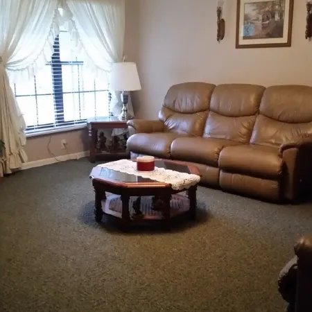 Enjoy a private home in beautiful S.E. Ocala