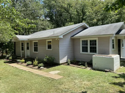 Tranquil Riverside Retreat: 10 Minutes from Downtown Huntsville Hotel a Madison County