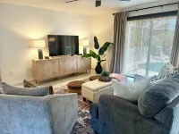 Casa De Augustine - Newly renovated 3 bed pool home with golf course views