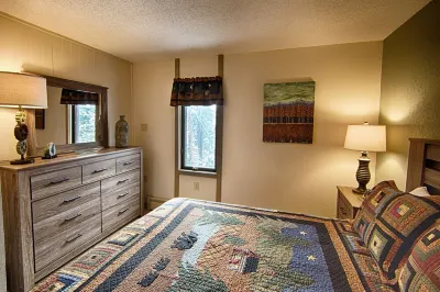 2 BR Updated Condo-Mountain View! Excellent location, views & value!