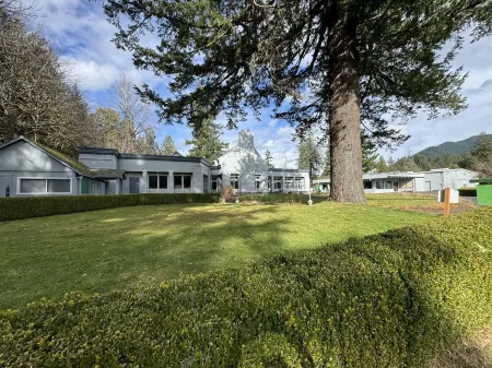 Escape to Whispering Woods #454!! --- Mt. Hood Village, OR