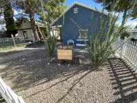 Toughnut Blue - Downtown Tombstone Historic District - 1 Block to All the Action Hotels in Tombstone