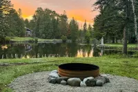 River Pines~Downtown Waterfront w/ Wildlife Watching!Firepit,Snowmobile,Biking