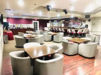 Ramada Plaza by Wyndham Garden Grove/Anaheim South - bar