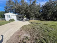 Charming 2-bedroom mobile home with WiFi and AC in Okeechobee
