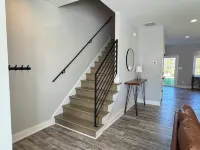 Clean luxury home near Liberty University and downtown. Quiet neighborhood, 林奇堡住宿飯店