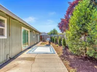 Beautiful & Comfortable Home in Central Point Hotels in Central Point