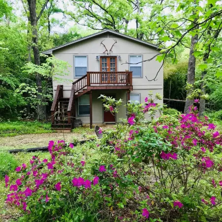 Cozy Cottage in the Woods