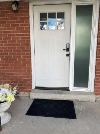 luxurious Charming 2-bed house with WiFi and AC with arcade pac-man pet friendly