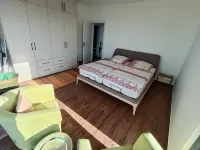 Apartmani Seaside - Enjoy the sunset Hotels near Veliki Pijesak Beach