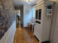Charming little house 5 minutes' walk from the beach Ξενοδοχεία στην πόλη Locquirec