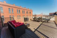 Arch View from private deck,  2BR 2BA sleeps 5. Newly rehabbed historic building