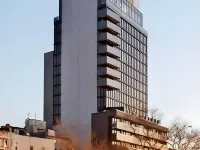 Sixty Les Hotels near ABC Playground