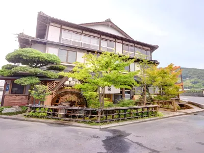 갓포 료칸 시라타메 료칸 Iwakuni Shirohebi Shrine 주변 호텔