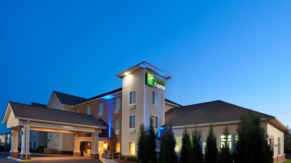 Holiday Inn Express & Suites COLUMBUS by IHG