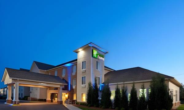 Holiday Inn Express & Suites Columbus by IHG
