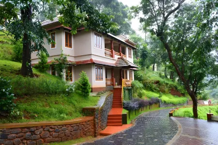 Indeevara Retreat (A Unit of Saroma Hill Resorts) Отели рядом с достопримечательностью «Kakkadampoyil.hills view vythiri»