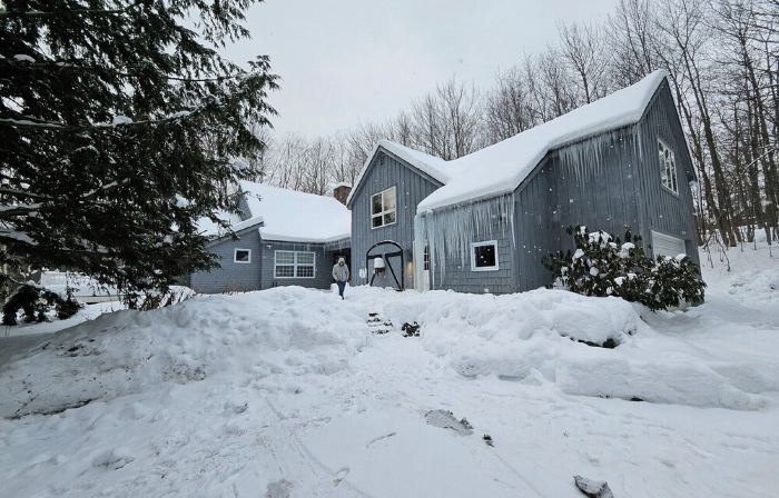 Stay and Wander VT in this Charming 3-bedroom house in enchanting Dover