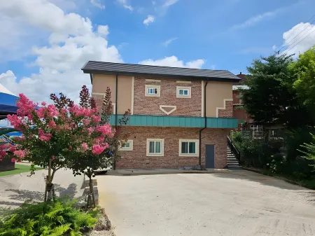 Nonsan Sunshine Pool Villa