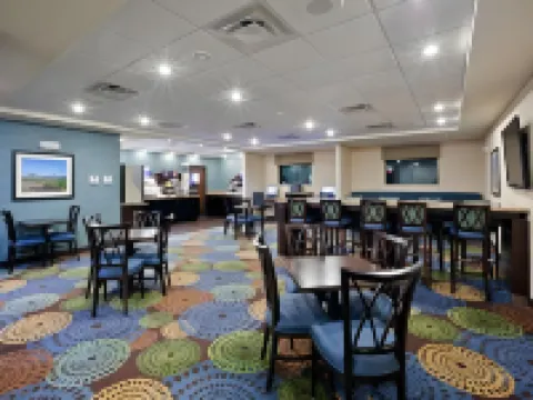 Holiday Inn Express & Suites DEMING MIMBRES VALLEY by IHG デミングのホテル