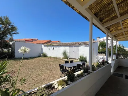 Maison 9/11 Couchages à 50m de la mer Climatisée Jardin Garage Voiture