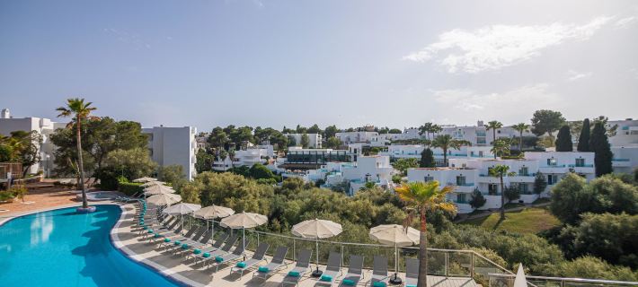 Marsenses Natura Olea Hotel フェラニチのホテル