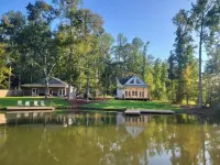 Waverly Creek Retreat-kayaks/fire pit/pet friendly