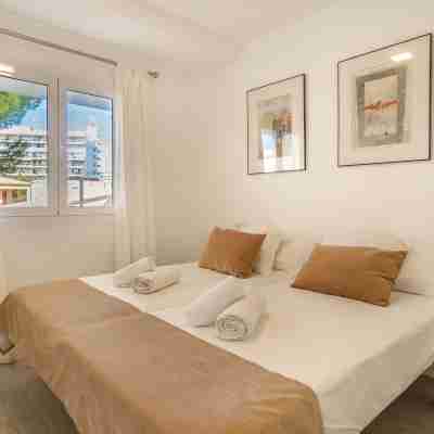 Bon Sol 100m Sandy Beach Rooms