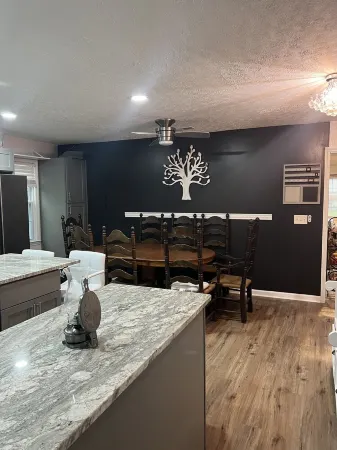 Home away from home. Relaxing and welcoming stay.  20min from Myrtle Beach. Отели рядом с достопримечательностью «Конуэй Риверуок»