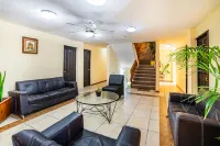 OYO Hotel Bugambilia San Luis Potosi - 2-Star