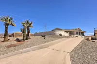 5 bdrm Lakeview Compound- Pool & Spa- Boat parking-Pet friendly- Basketball game