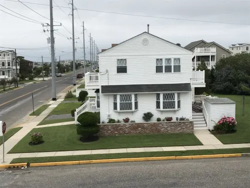 NEWLY DISCOUNTED AVALON house accross from the Bay and 12 houses from the beach