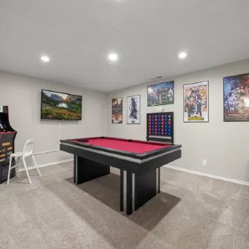 The Comfy Rambler- 6 bd 3 bath House